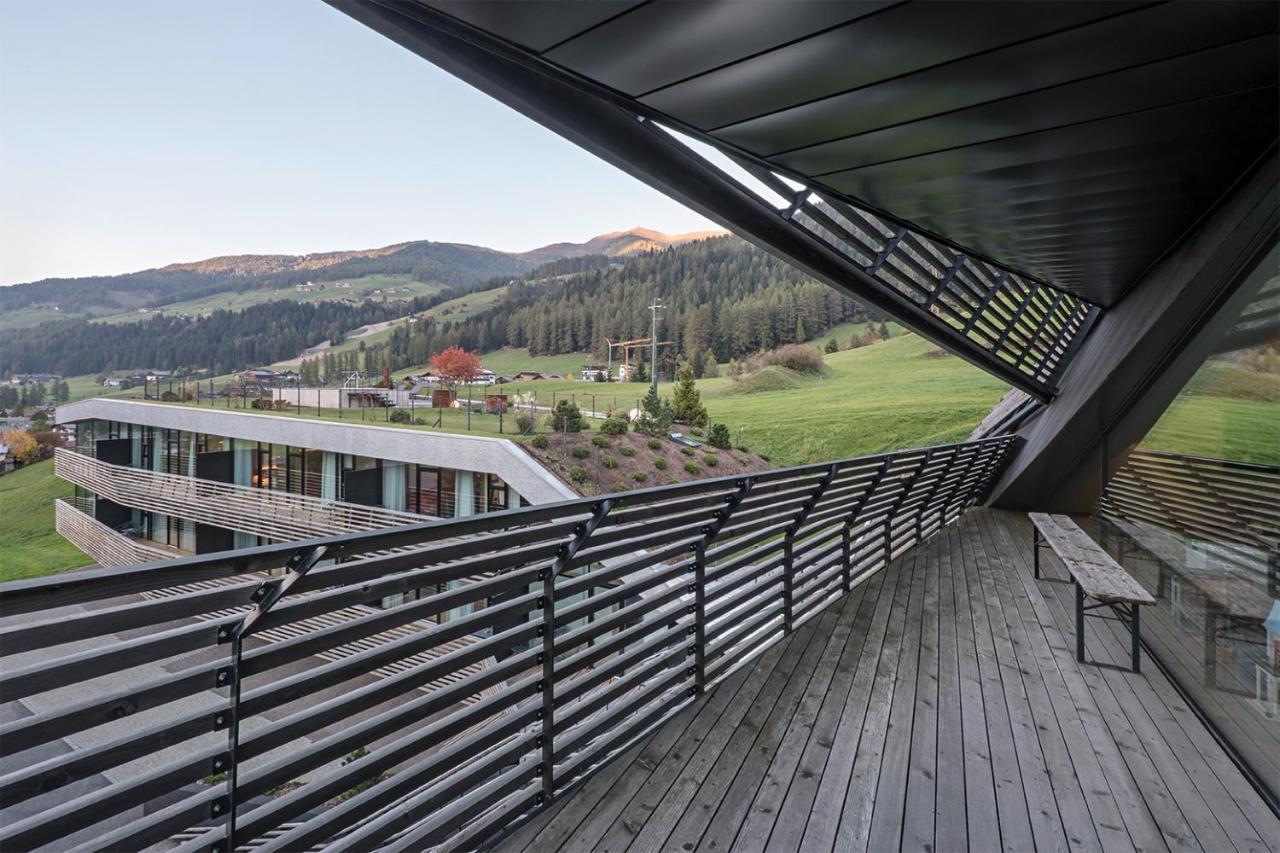 Paramount Alma Suites Sexten Luaran gambar