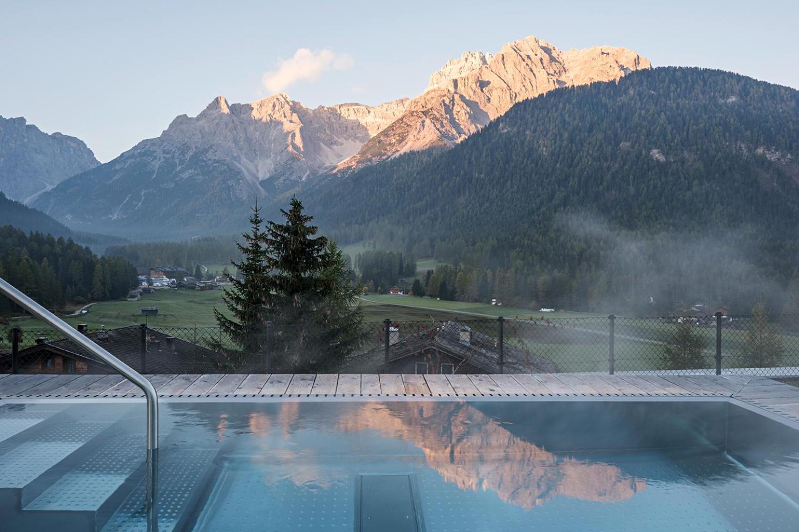 Paramount Alma Suites Sexten Luaran gambar