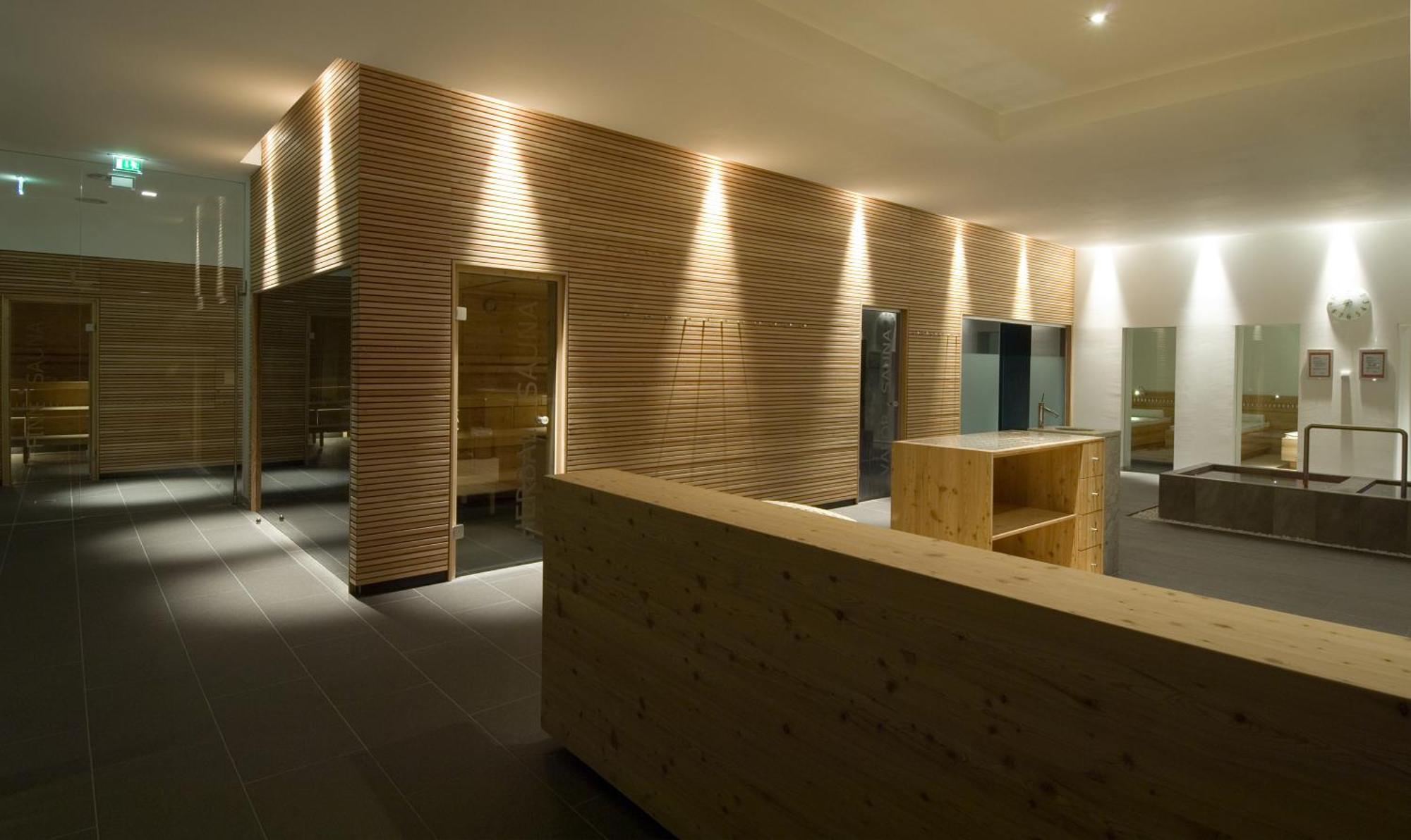 Paramount Alma Suites Sexten Luaran gambar