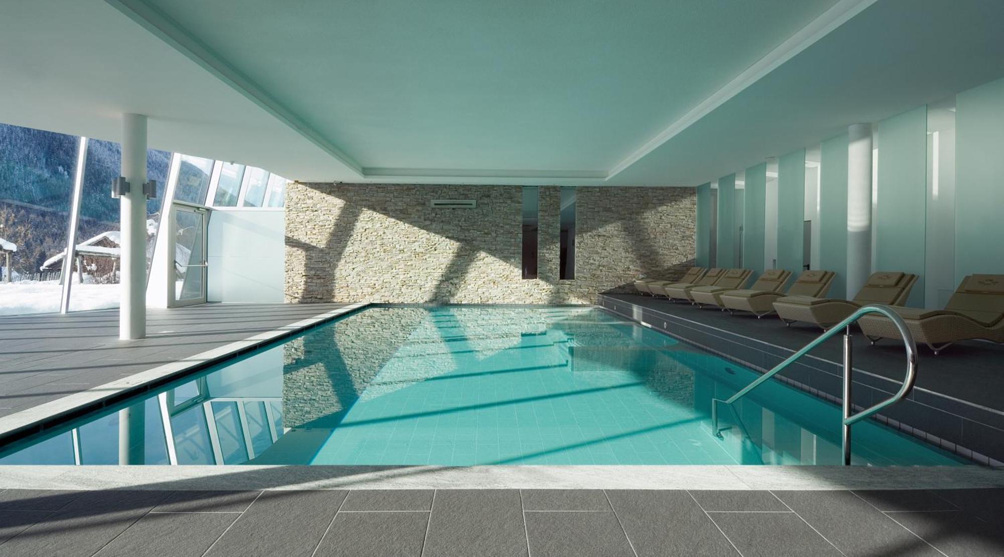 Paramount Alma Suites Sexten Luaran gambar